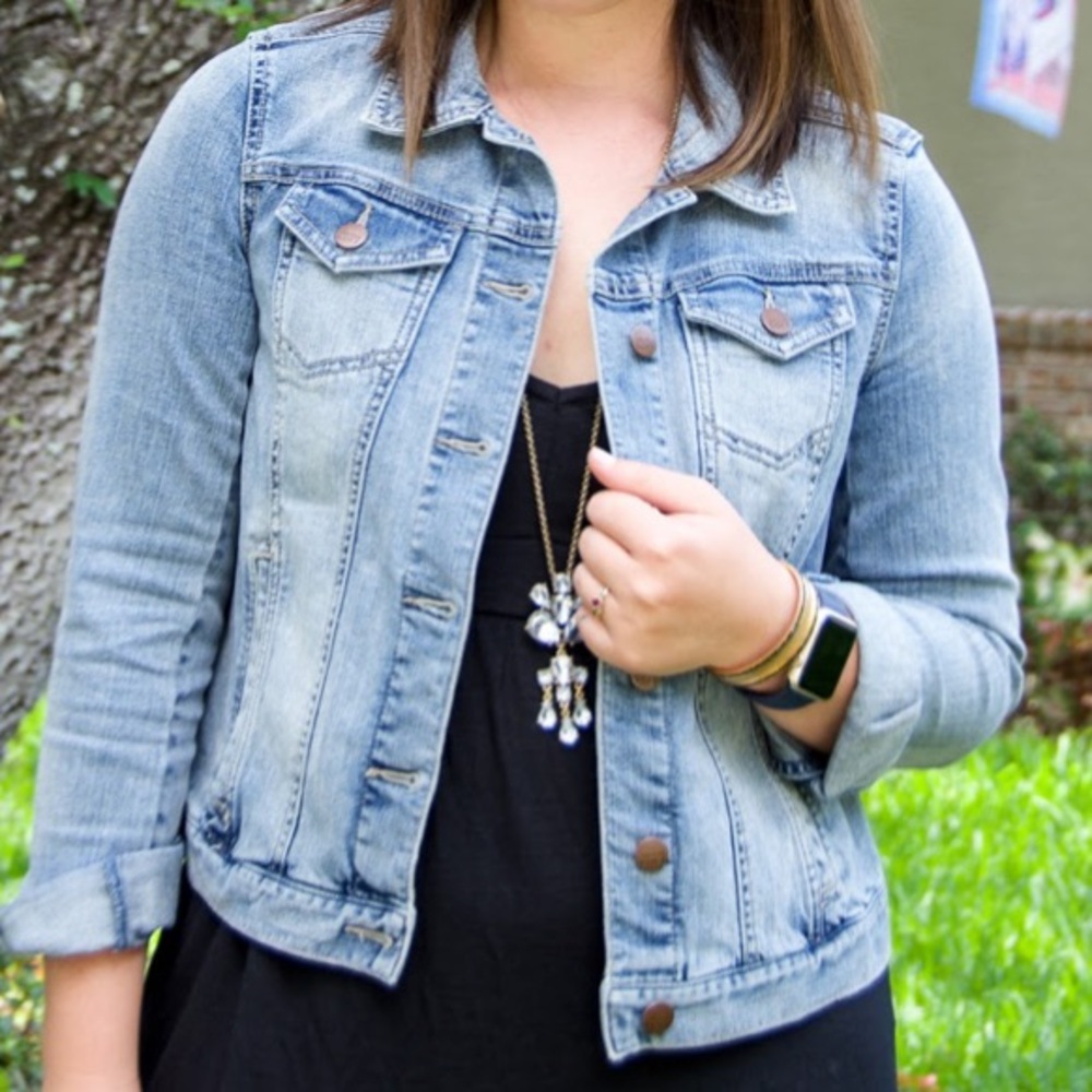 Gap light wash jean jacket